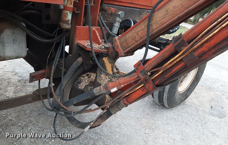 image for item OF9445 Hesston 1580  tractor