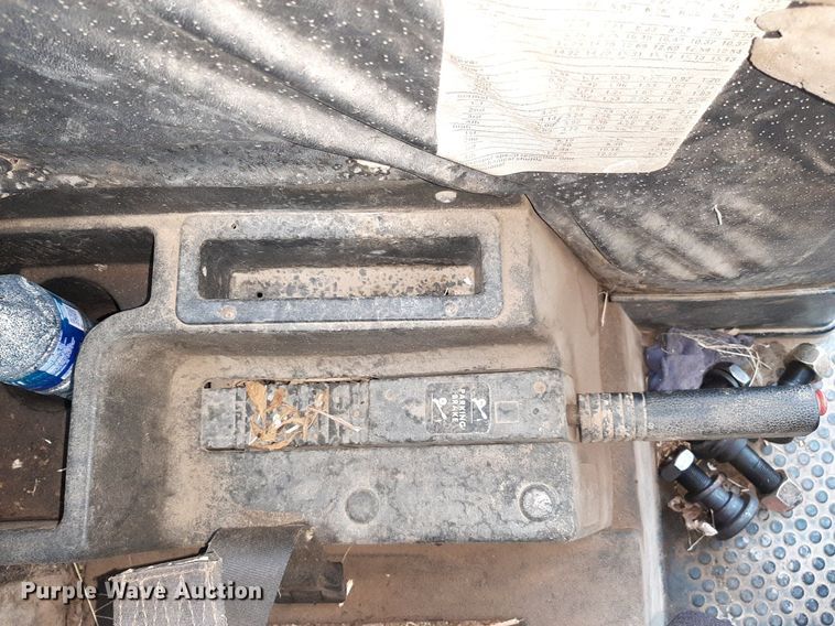 image for item OF9445 Hesston 1580  tractor