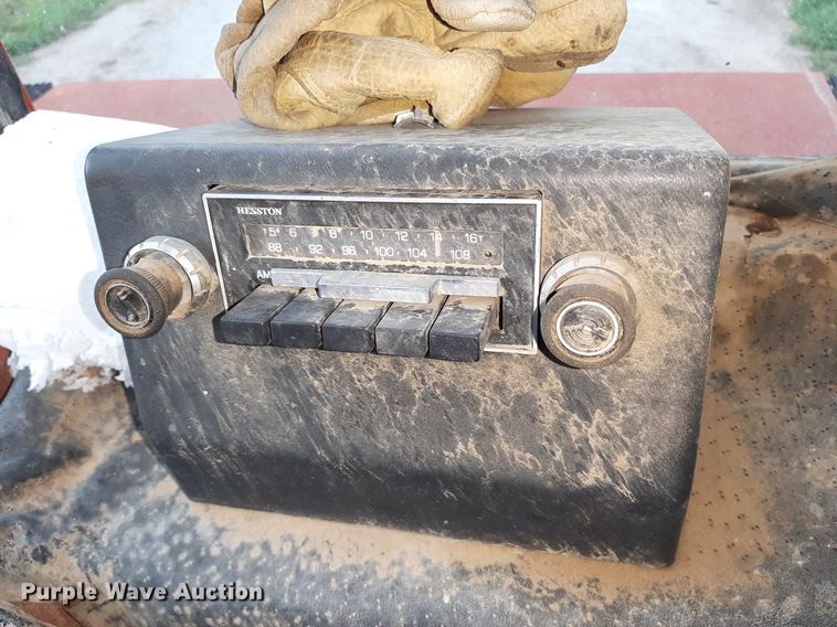 image for item OF9445 Hesston 1580  tractor