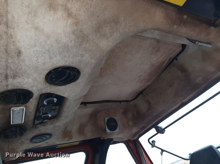 image for item OF9445 Hesston 1580  tractor