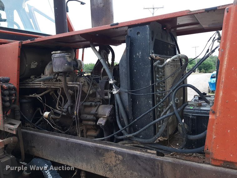 image for item OF9445 Hesston 1580  tractor