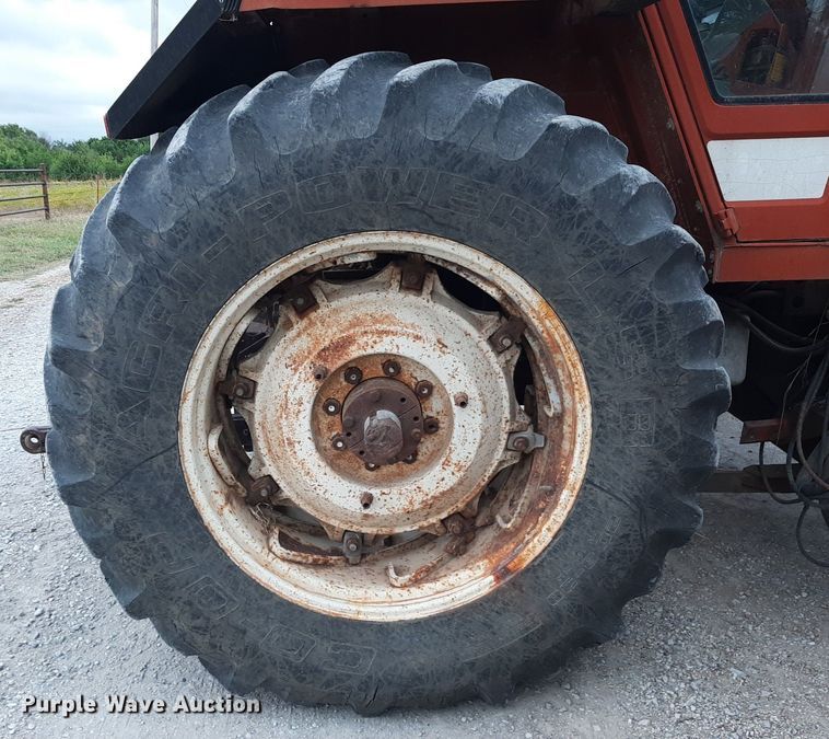 image for item OF9445 Hesston 1580  tractor