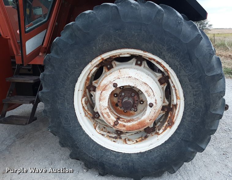 image for item OF9445 Hesston 1580  tractor