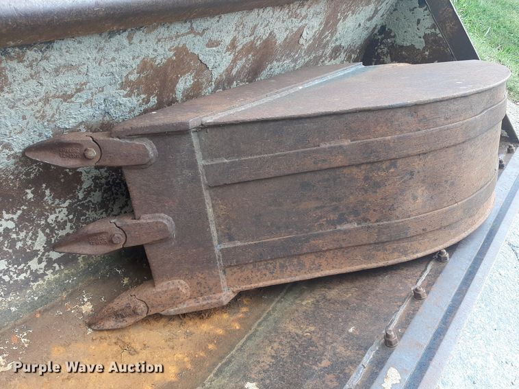 image for item OF9446 Ford 555C  backhoe