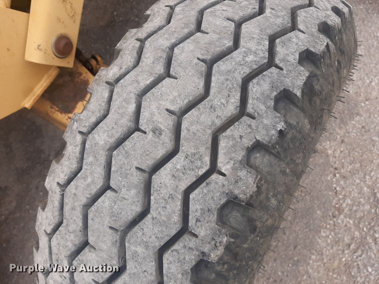 image for item OF9446 Ford 555C  backhoe