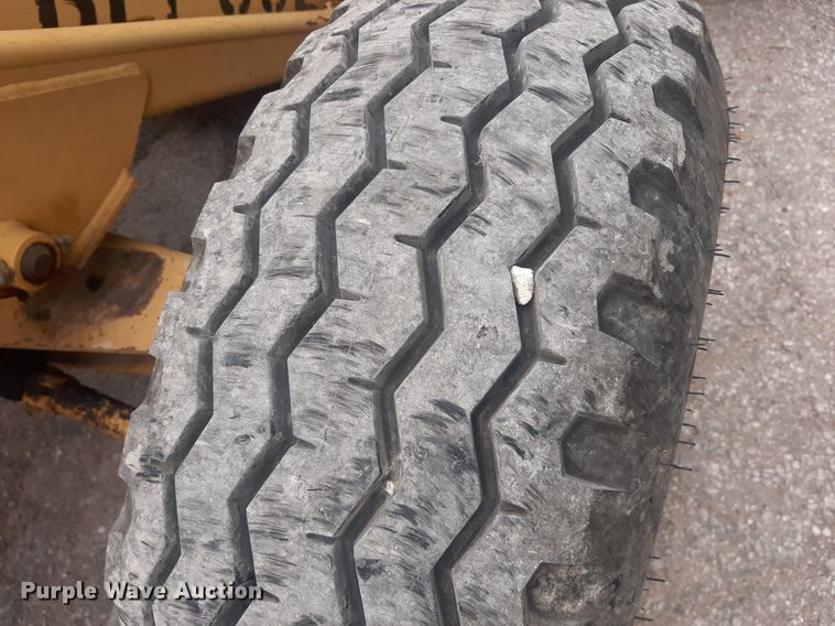 image for item OF9446 Ford 555C  backhoe