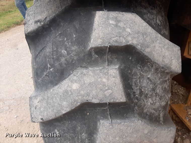 image for item OF9446 Ford 555C  backhoe