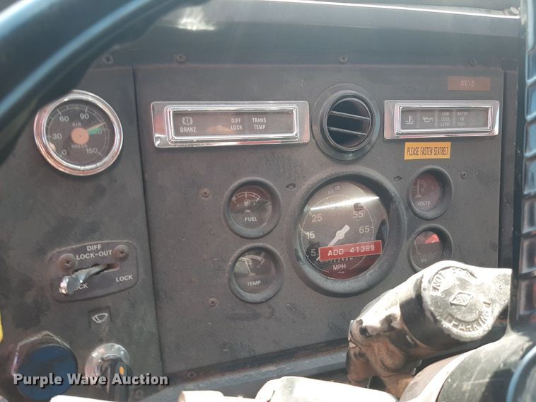 image for item OF9479 1989 Ford  LNT8000  dump truck