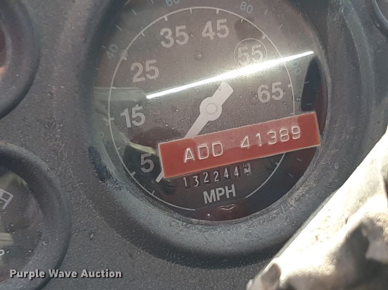 image for item OF9479 1989 Ford  LNT8000  dump truck