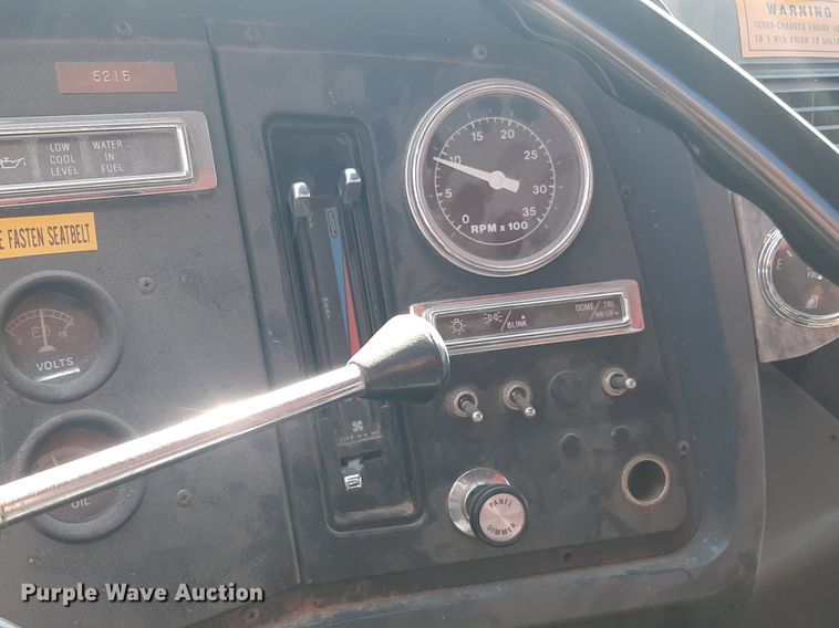 image for item OF9479 1989 Ford  LNT8000  dump truck