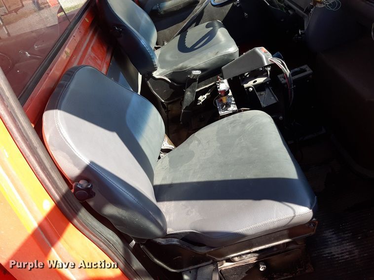 image for item OF9479 1989 Ford  LNT8000  dump truck