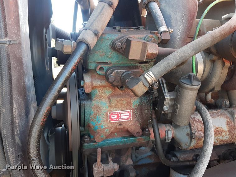 image for item OF9479 1989 Ford  LNT8000  dump truck