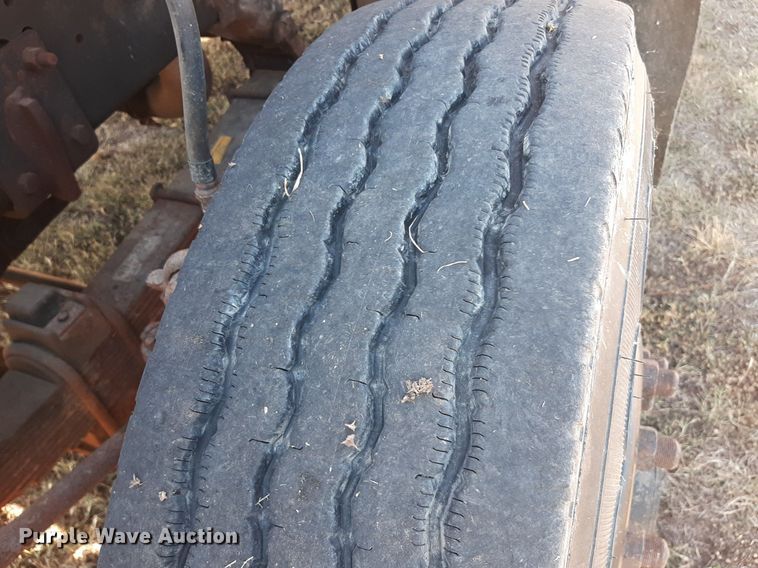 image for item OF9479 1989 Ford  LNT8000  dump truck