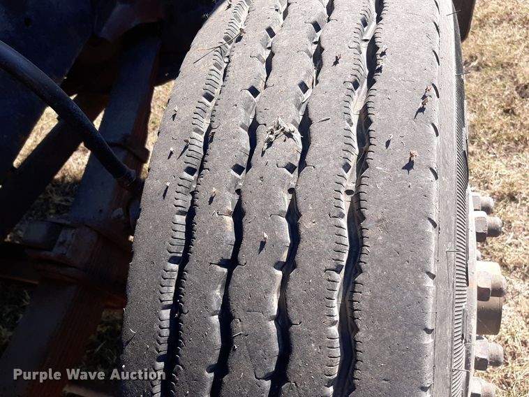 image for item OF9479 1989 Ford  LNT8000  dump truck