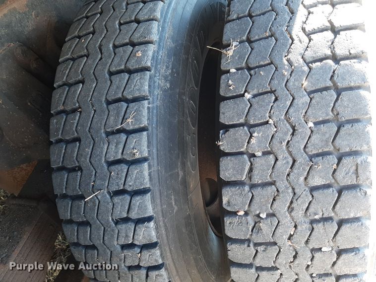 image for item OF9479 1989 Ford  LNT8000  dump truck