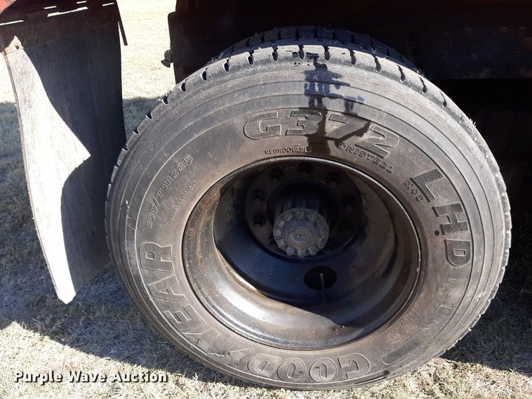 image for item OF9479 1989 Ford  LNT8000  dump truck