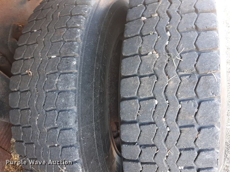 image for item OF9479 1989 Ford  LNT8000  dump truck