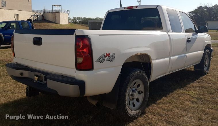 image for item OF9481 2005 Chevrolet Silverado 1500  Ext. Cab pickup truck