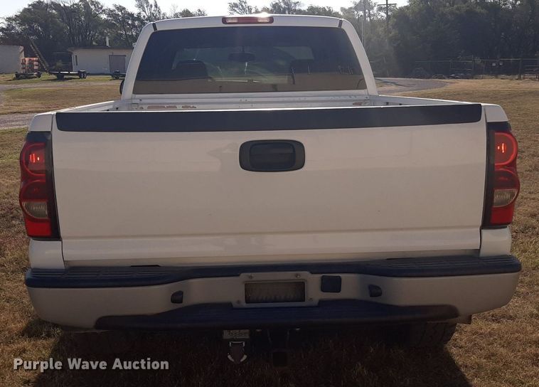 image for item OF9481 2005 Chevrolet Silverado 1500  Ext. Cab pickup truck
