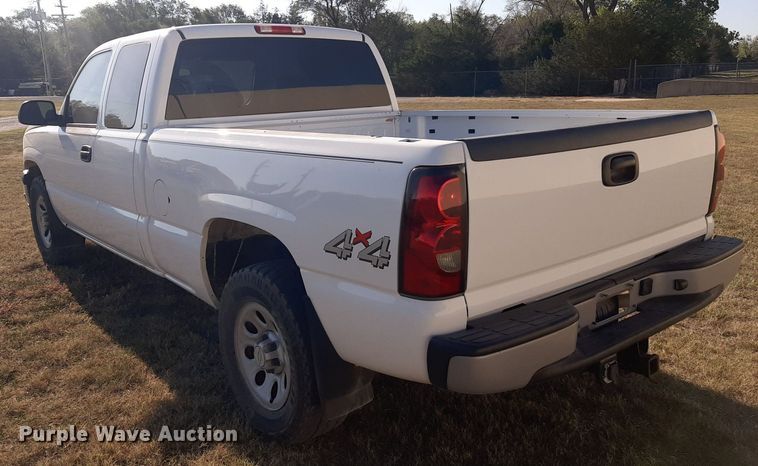 image for item OF9481 2005 Chevrolet Silverado 1500  Ext. Cab pickup truck