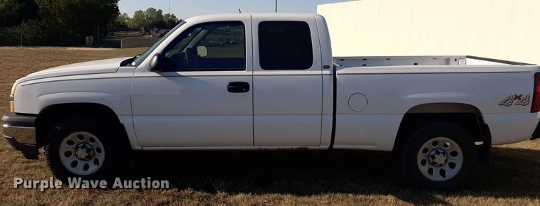 image for item OF9481 2005 Chevrolet Silverado 1500  Ext. Cab pickup truck