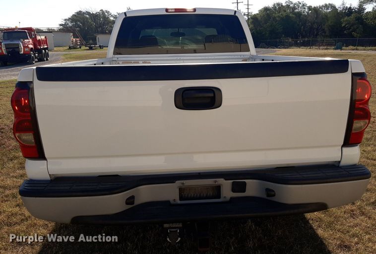 image for item OF9481 2005 Chevrolet Silverado 1500  Ext. Cab pickup truck