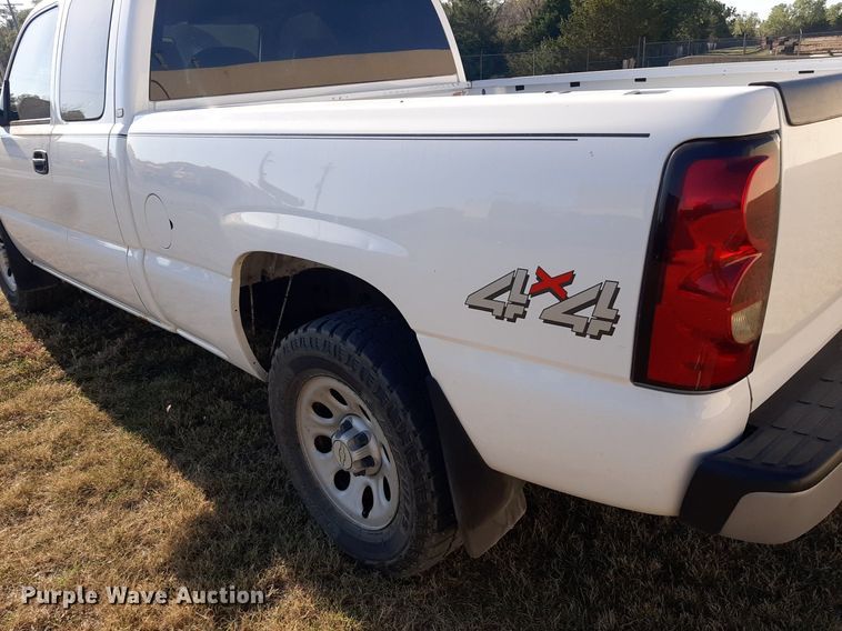 image for item OF9481 2005 Chevrolet Silverado 1500  Ext. Cab pickup truck