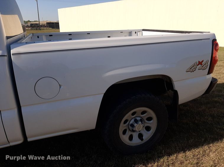 image for item OF9481 2005 Chevrolet Silverado 1500  Ext. Cab pickup truck