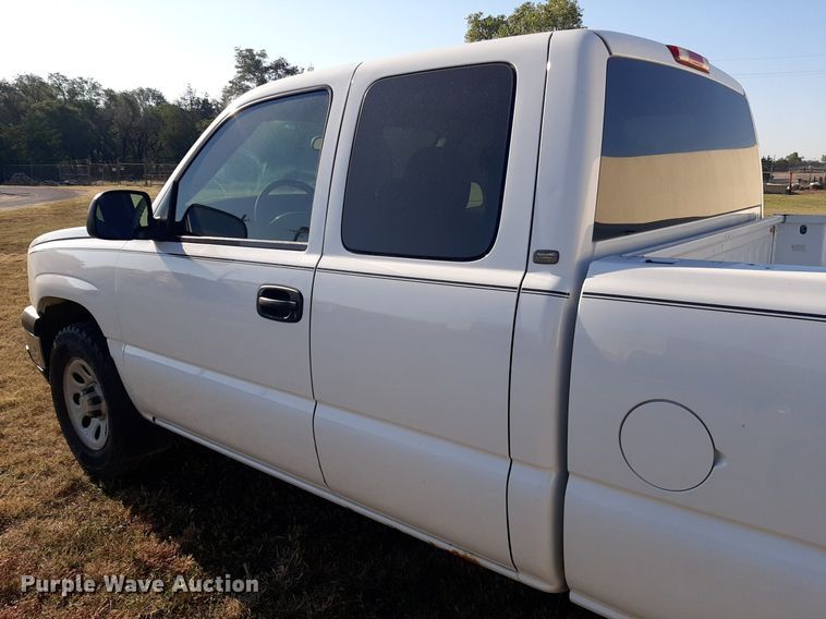 image for item OF9481 2005 Chevrolet Silverado 1500  Ext. Cab pickup truck