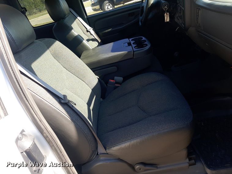 image for item OF9481 2005 Chevrolet Silverado 1500  Ext. Cab pickup truck