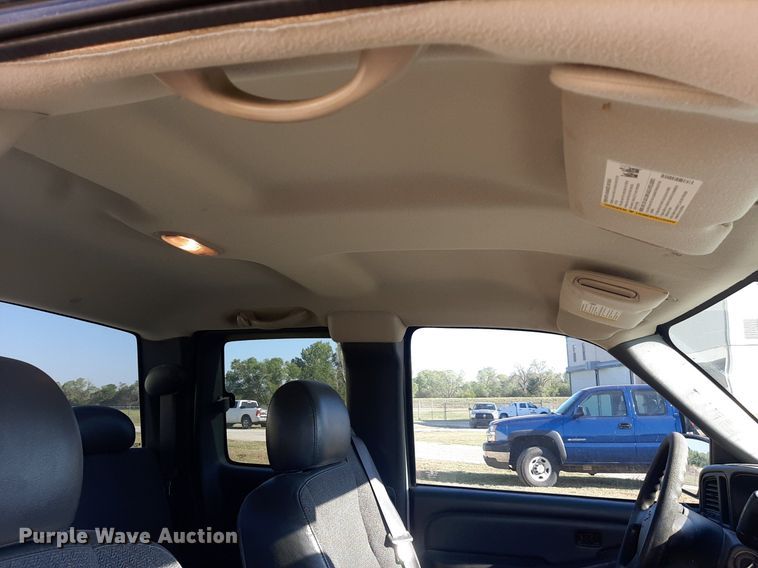 image for item OF9481 2005 Chevrolet Silverado 1500  Ext. Cab pickup truck