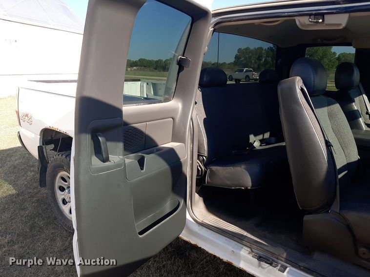 image for item OF9481 2005 Chevrolet Silverado 1500  Ext. Cab pickup truck
