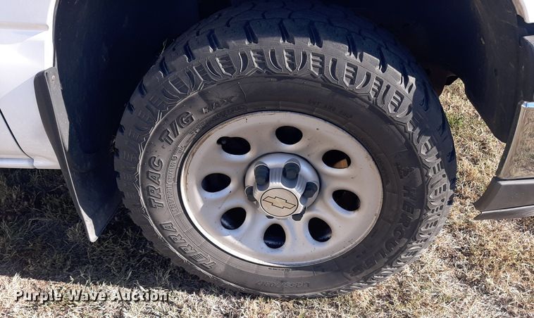 image for item OF9481 2005 Chevrolet Silverado 1500  Ext. Cab pickup truck