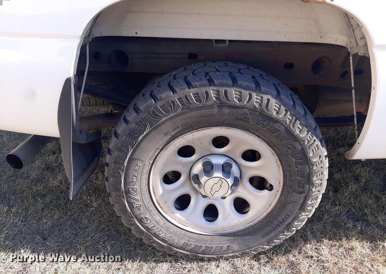 image for item OF9481 2005 Chevrolet Silverado 1500  Ext. Cab pickup truck