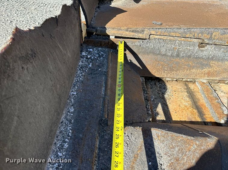 image for item OG9168 1995 Cedarapids CR361  paver