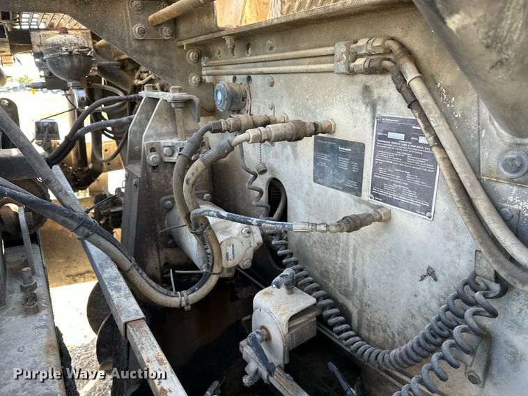 image for item OG9168 1995 Cedarapids CR361  paver