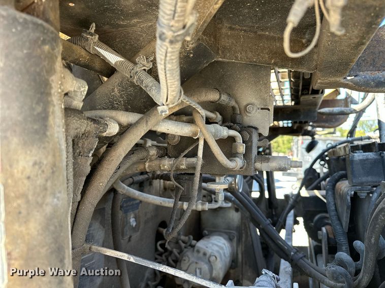 image for item OG9168 1995 Cedarapids CR361  paver