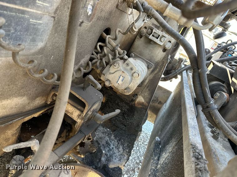 image for item OG9168 1995 Cedarapids CR361  paver