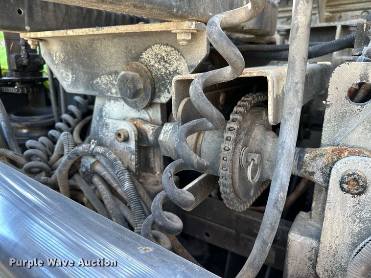 image for item OG9168 1995 Cedarapids CR361  paver