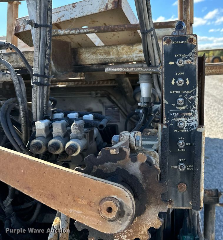 image for item OG9168 1995 Cedarapids CR361  paver