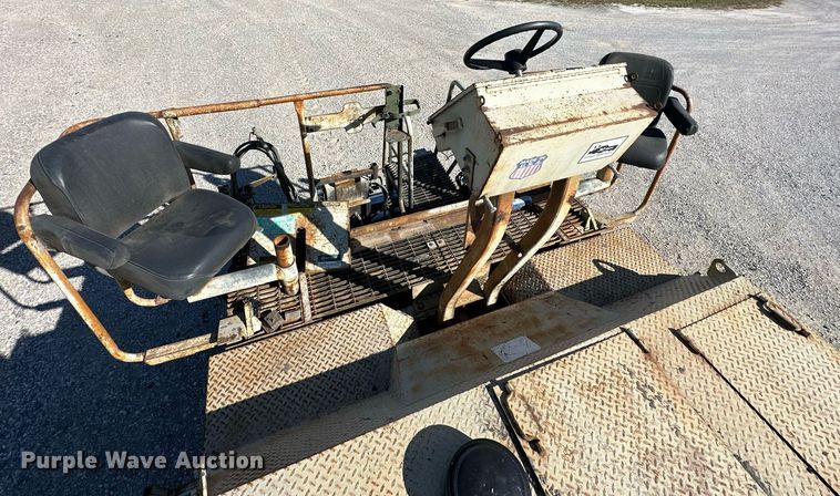 image for item OG9168 1995 Cedarapids CR361  paver