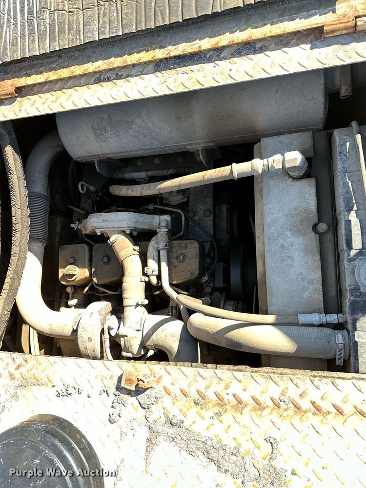 image for item OG9168 1995 Cedarapids CR361  paver