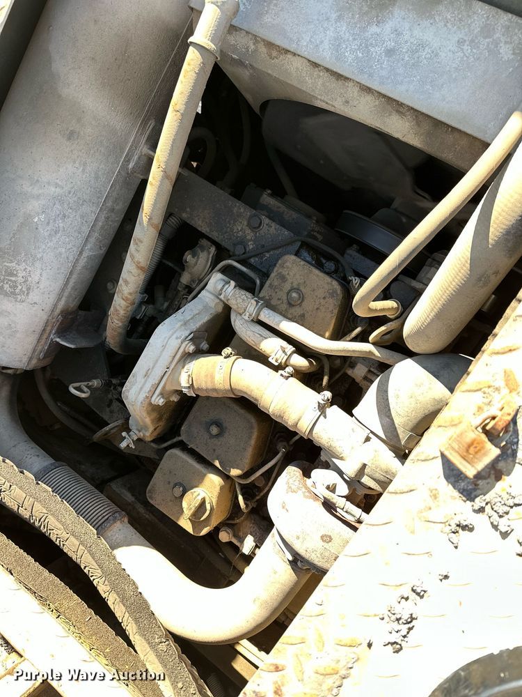 image for item OG9168 1995 Cedarapids CR361  paver