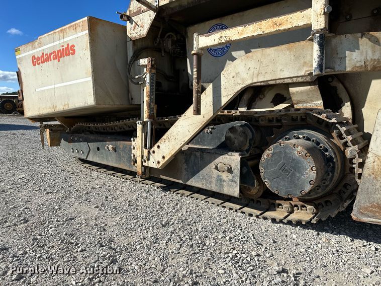 image for item OG9168 1995 Cedarapids CR361  paver