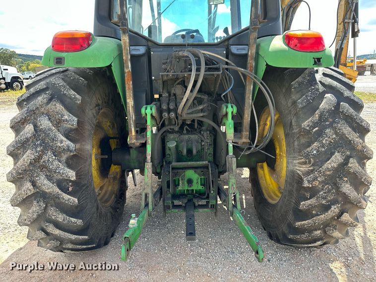 image for item OG9173 2009 John Deere 6330  MFWD tractor