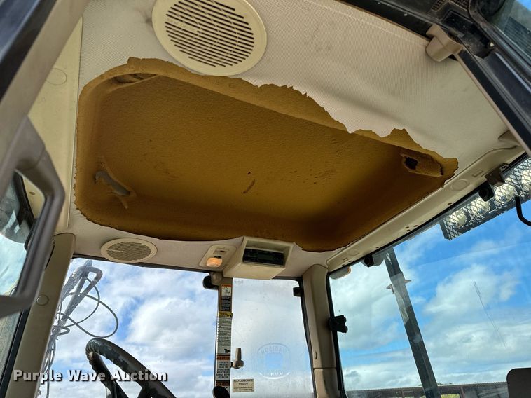 image for item OG9173 2009 John Deere 6330  MFWD tractor