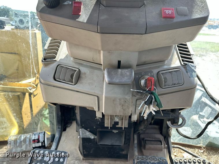 image for item OG9173 2009 John Deere 6330  MFWD tractor