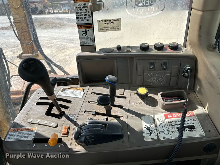 image for item OG9173 2009 John Deere 6330  MFWD tractor