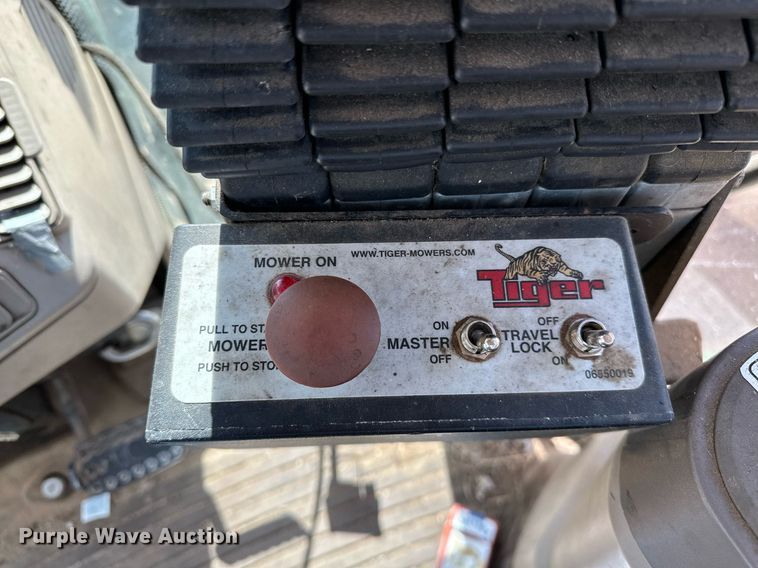 image for item OG9173 2009 John Deere 6330  MFWD tractor