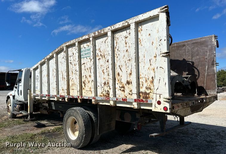 image for item OG9183 2003 International 4300  crane truck